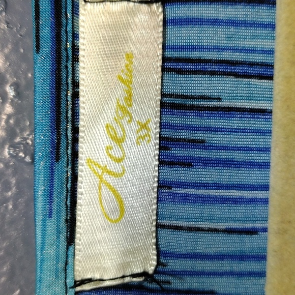 Stretchy top - Picture 2 of 6